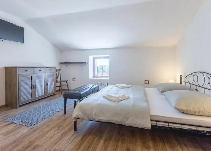 Holiday home Amazing In With Kitchen Porec