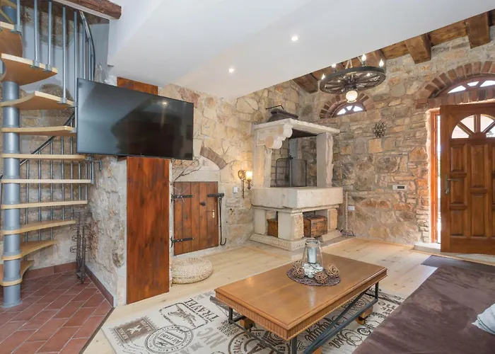 Holiday home Amazing In With Kitchen *