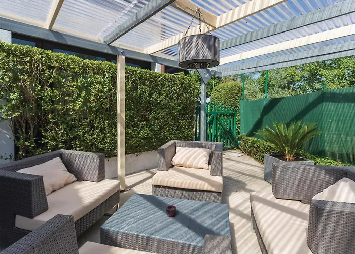 Holiday home Amazing In With Kitchen *