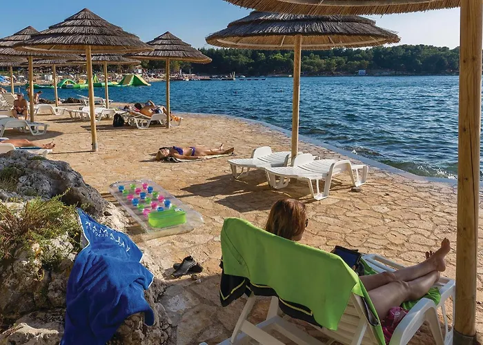 Amazing In With Kitchen Holiday home *